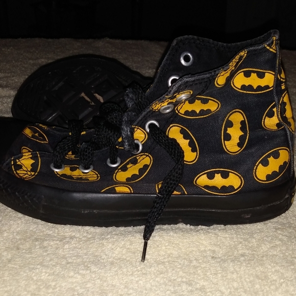 Batman high top tennis shoes - Picture 4 of 5